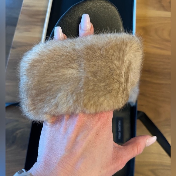 Pink Tartan Rabbit Fur Slides women's size 11 New in box - Picture 3 of 4